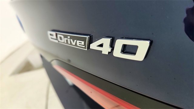 Used 2025 BMW i5 eDrive40i w/ M Sport Package image 18