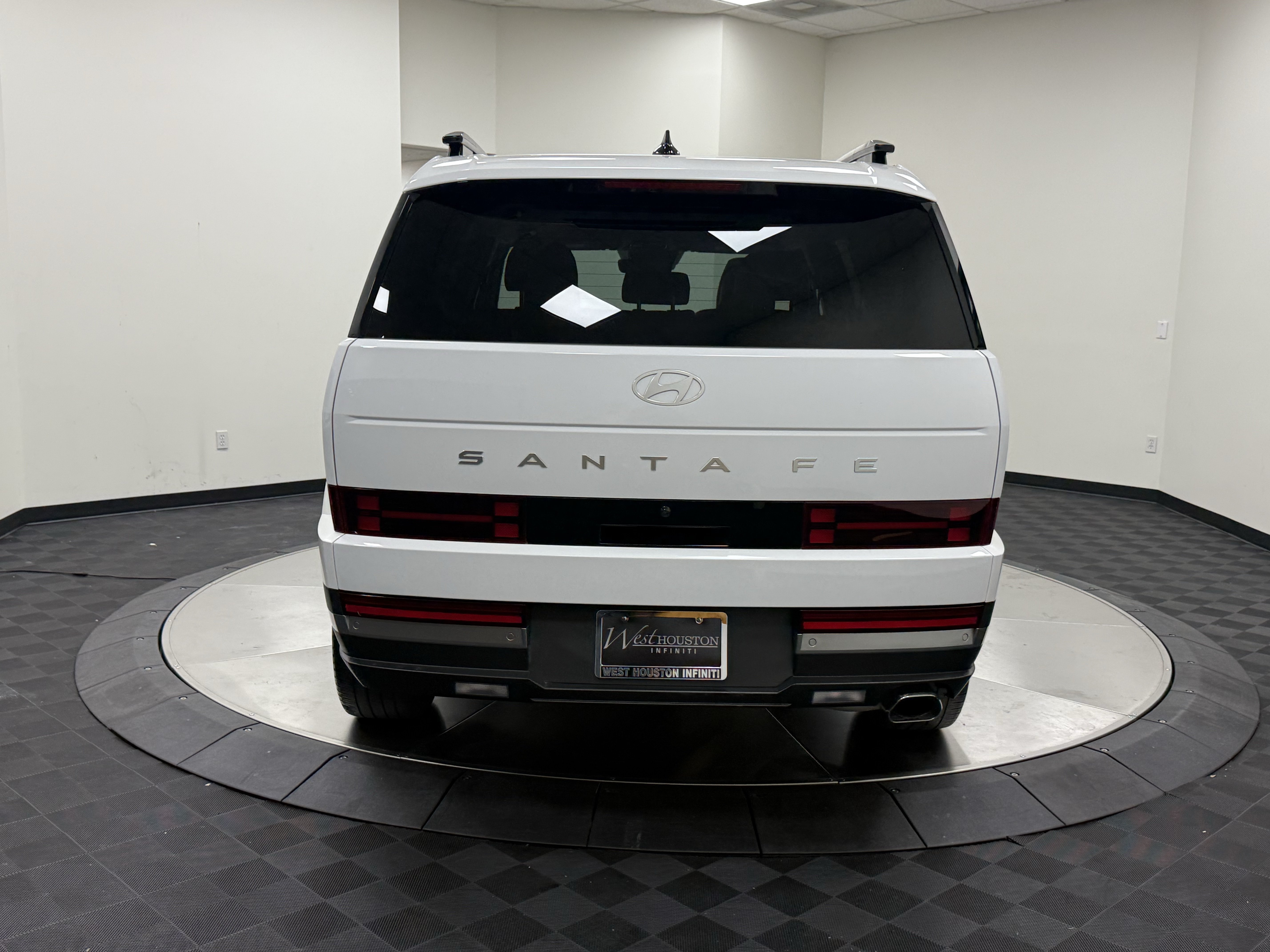 Used 2025 Hyundai Santa Fe Limited FWD image 7