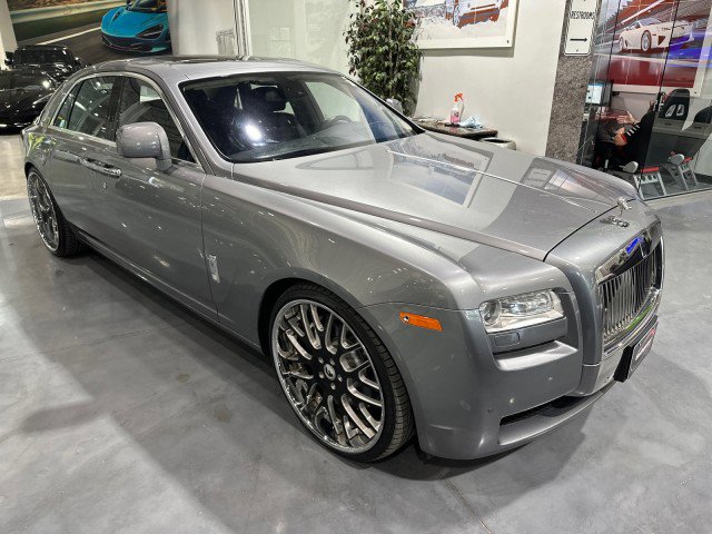Used 2010 Rolls-Royce Ghost RWD image 11