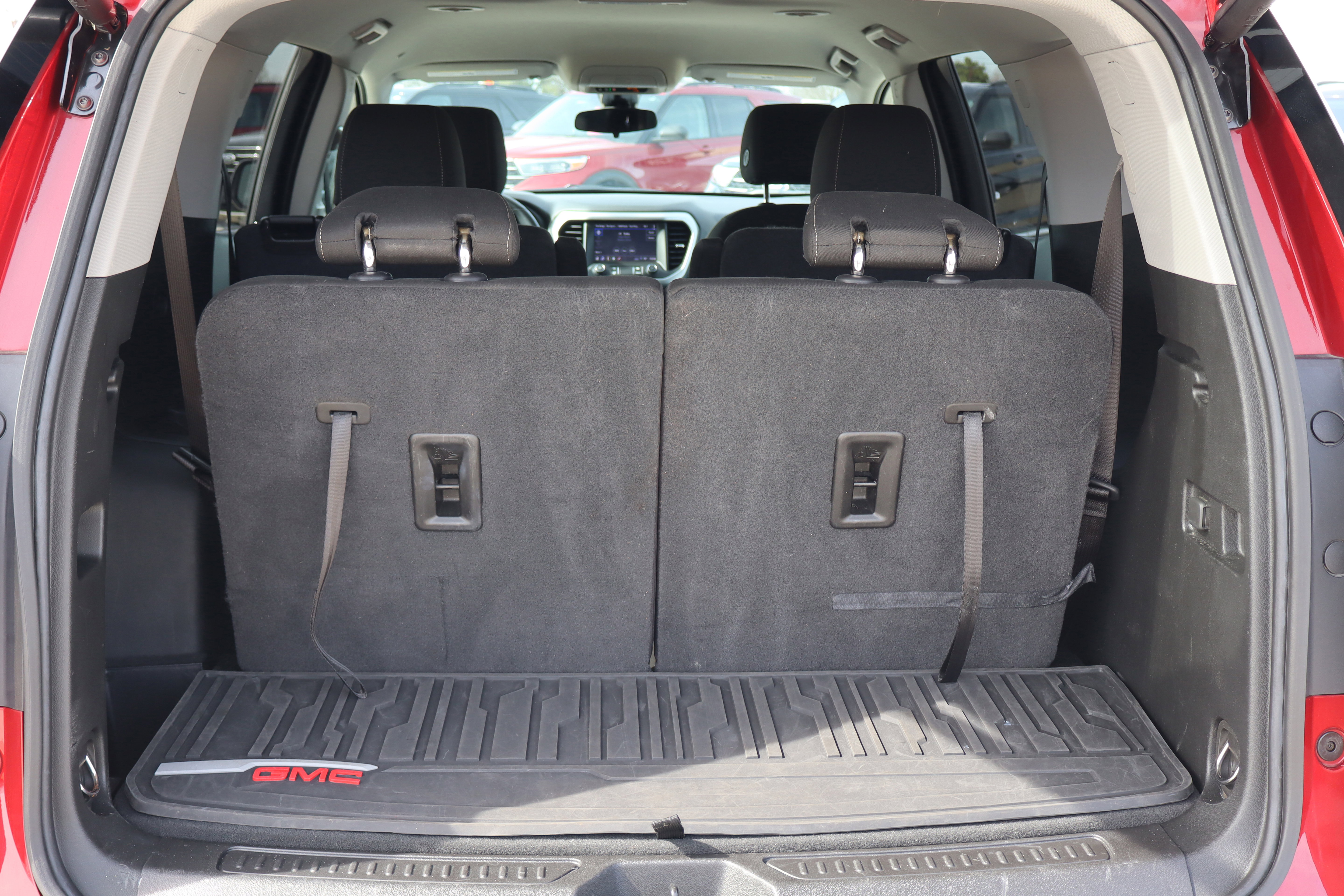 Used 2023 GMC Acadia SLE w/ Driver Convenience Package image 30