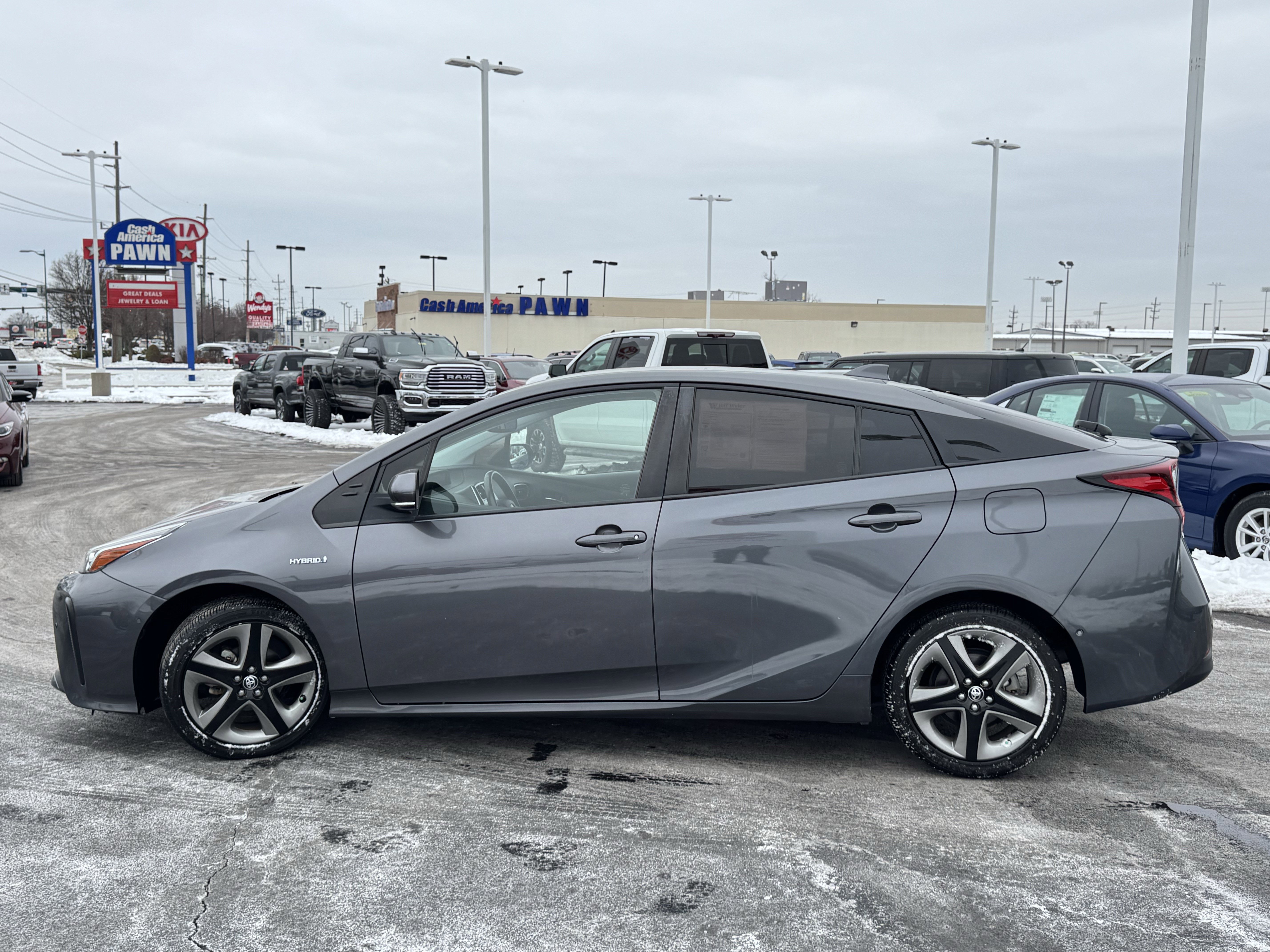 Used 2021 Toyota Prius L Eco image 16
