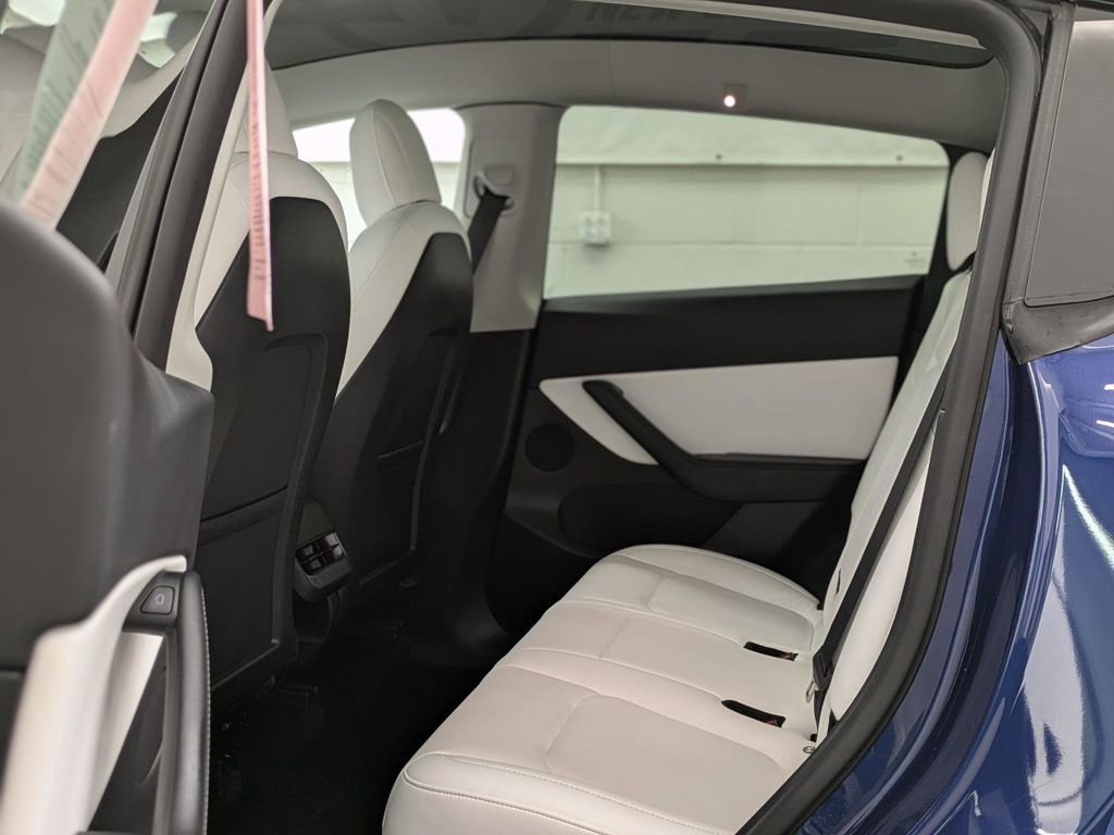 Used 2022 Tesla Model Y Performance image 22