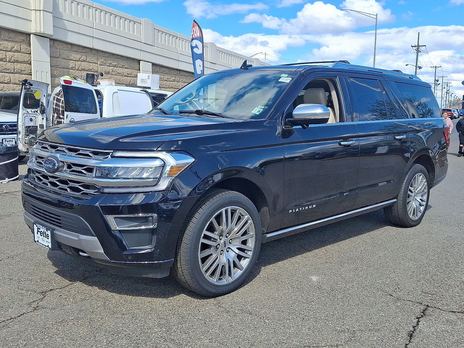 Used 2023 Ford Expedition Max Platinum AWD/4WD image 1