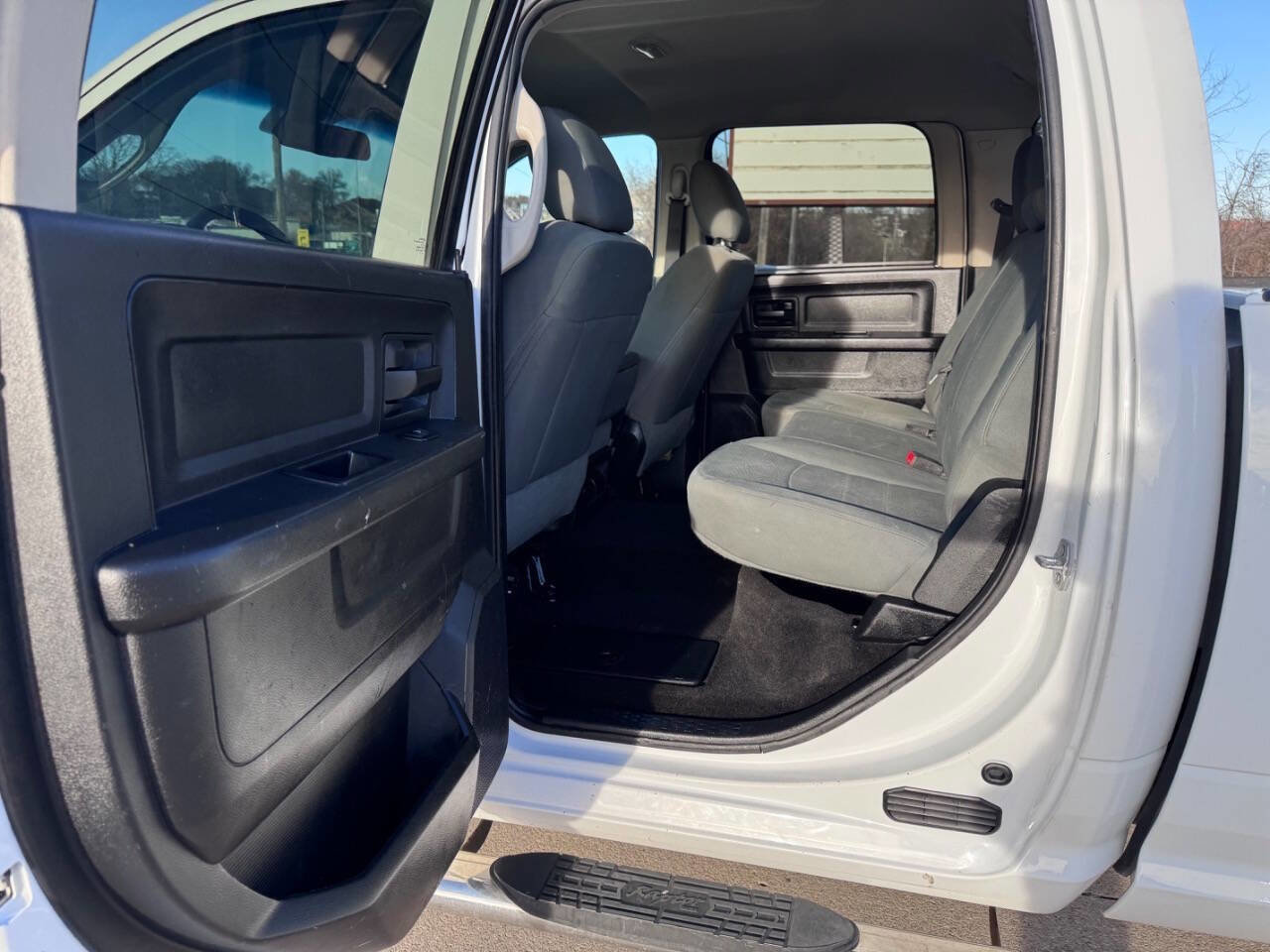 Used 2016 RAM 2500 Tradesman w/ Chrome Appearance Group image 19