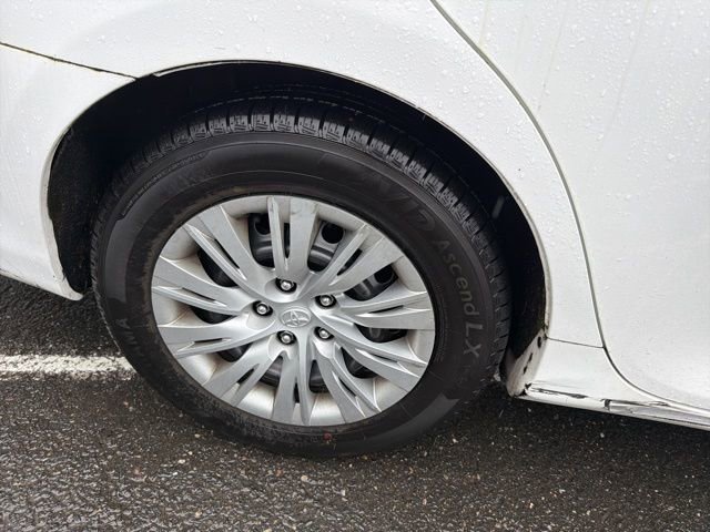 Used 2013 Toyota Camry LE image 14