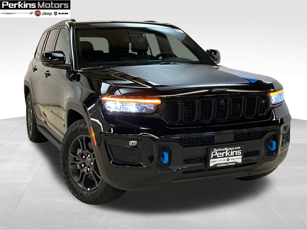 New 2025 Jeep Grand Cherokee Trailhawk w/ Advanced Protech Group II image 1