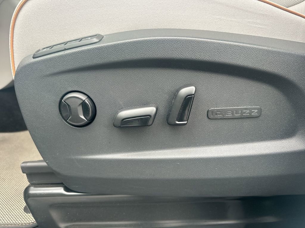 New 2025 Volkswagen ID. Buzz 1st Edition image 39