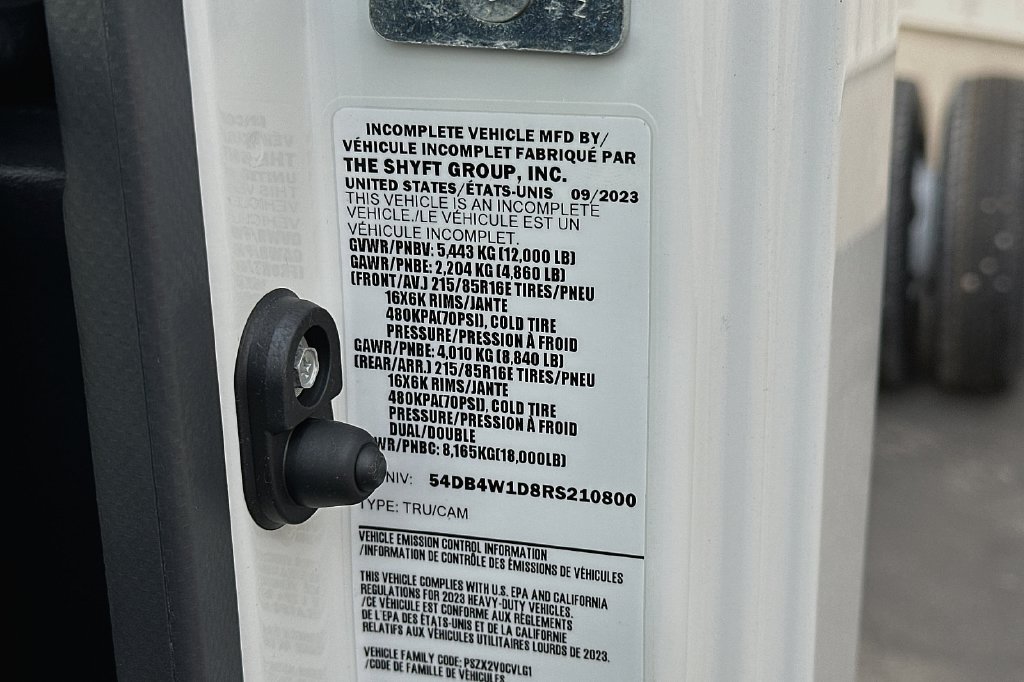Used 2024 Isuzu NPR RWD image 21