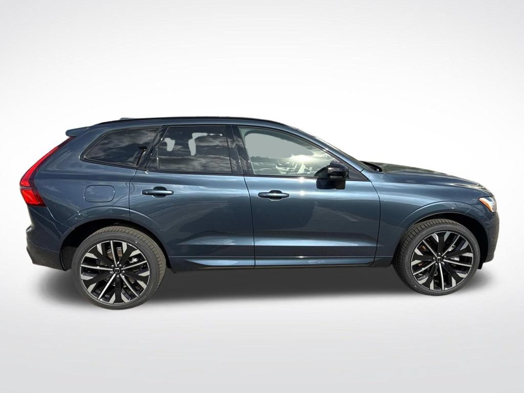 New 2026 Volvo XC60 T8 Ultra w/ Protection Package Premier AWD/4WD image 10