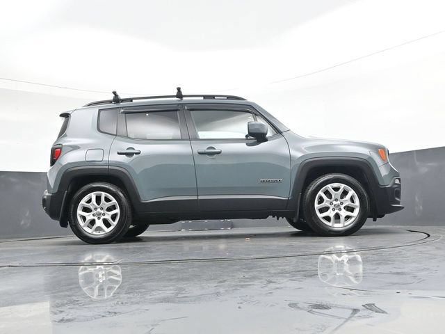 Used 2016 Jeep Renegade Latitude FWD image 32
