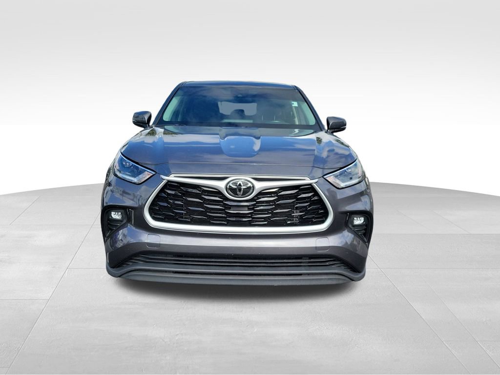 Used 2021 Toyota Highlander LE image 7