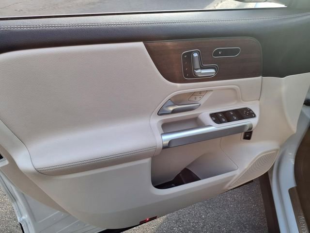 Used 2023 Mercedes-Benz EQB 300 4MATIC image 56