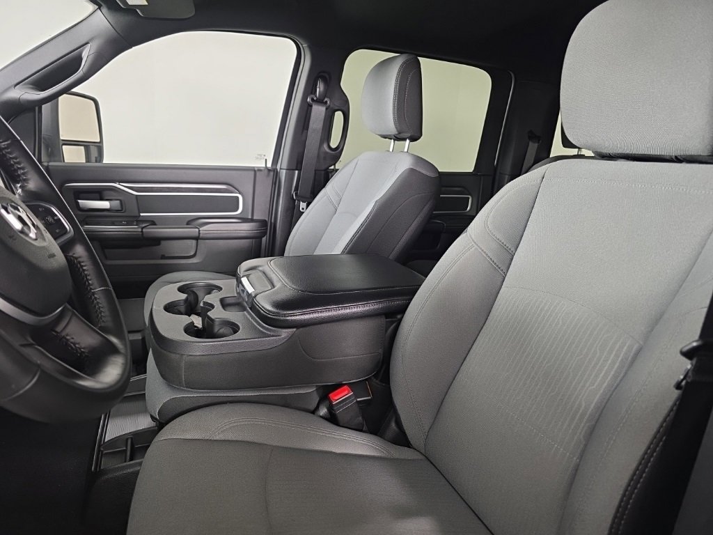 Used 2024 RAM 3500 Big Horn image 16