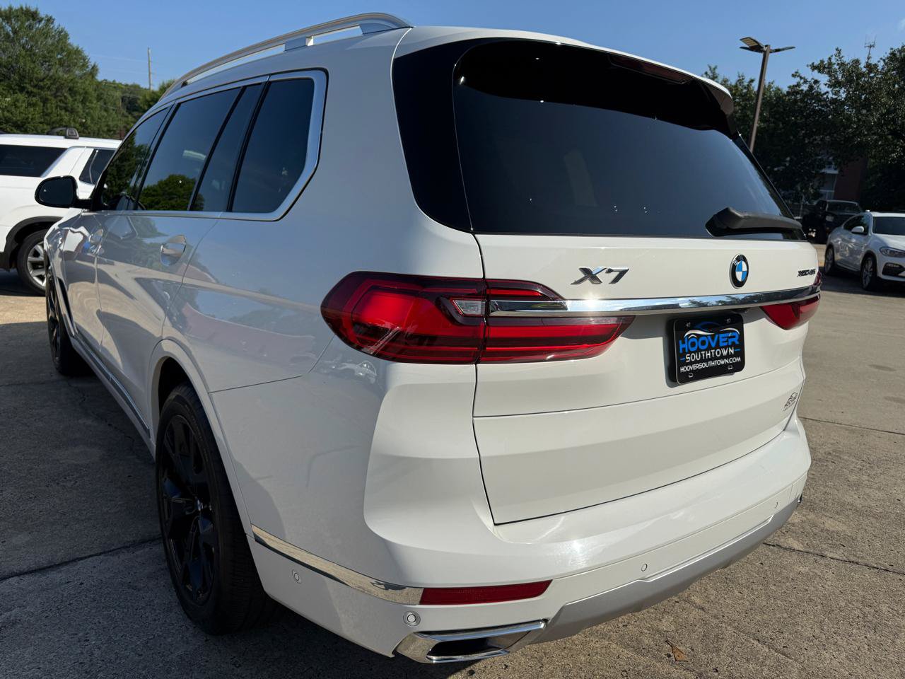 Used 2020 BMW X7 xDrive40i w/ Premium Package AWD/4WD image 3