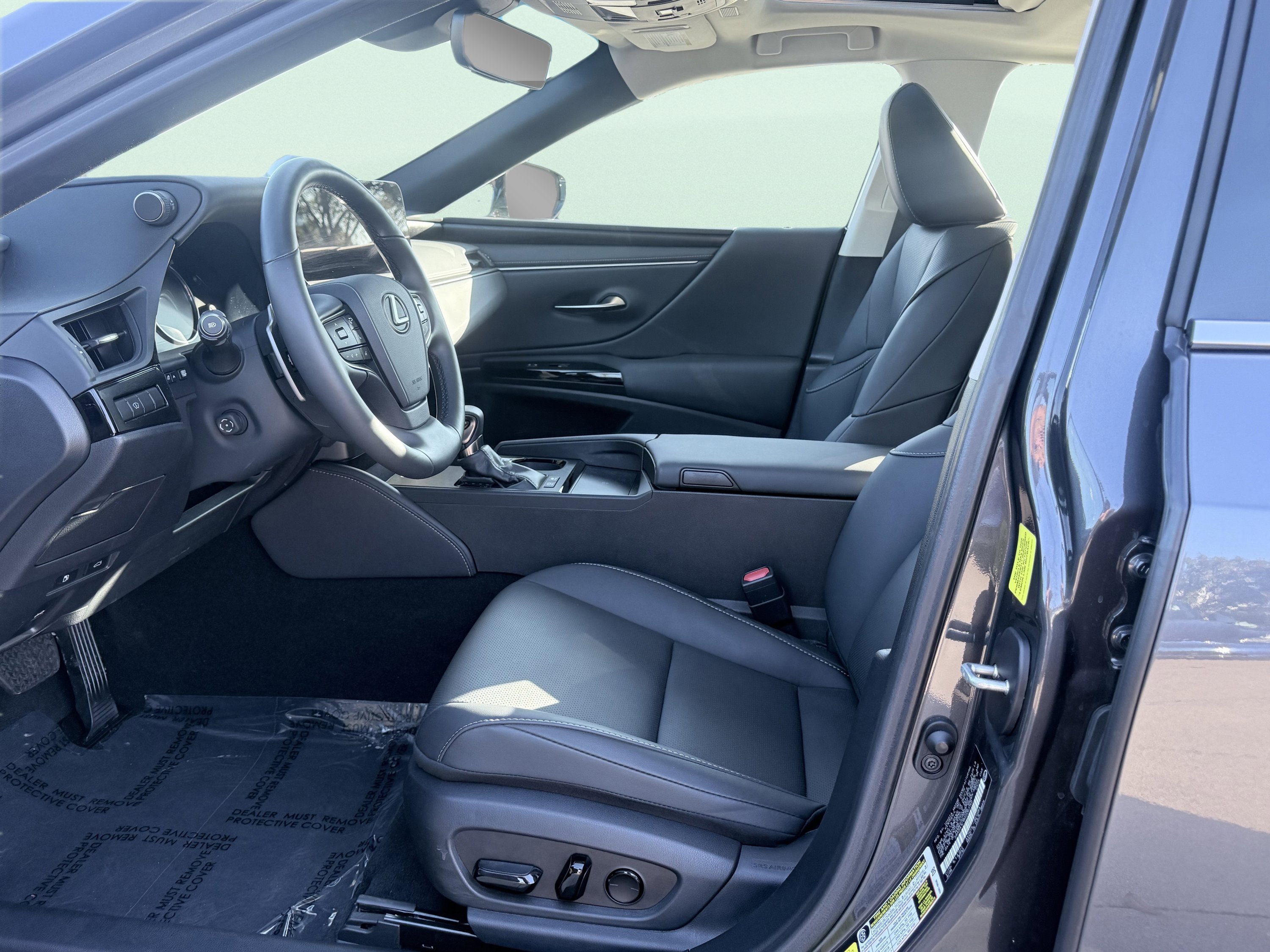 Used 2025 Lexus ES 300h ES 300h F SPORT Design w/ Premium Package image 9