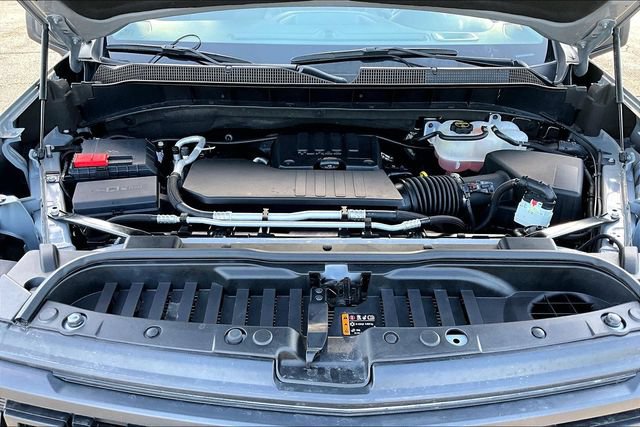 Used 2024 Chevrolet Silverado 1500 Custom AWD/4WD image 31