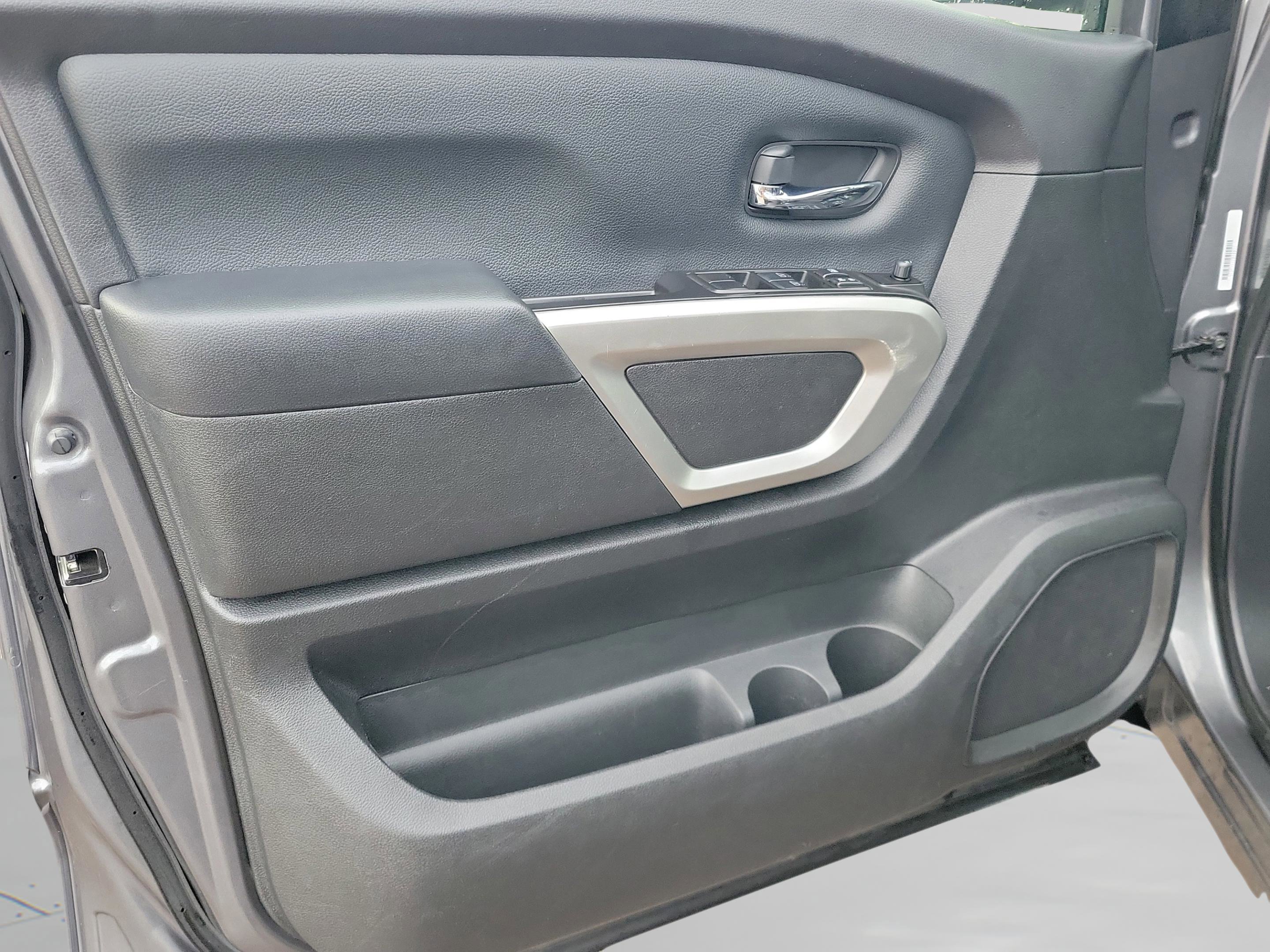 Certified 2023 Nissan Titan SV image 19