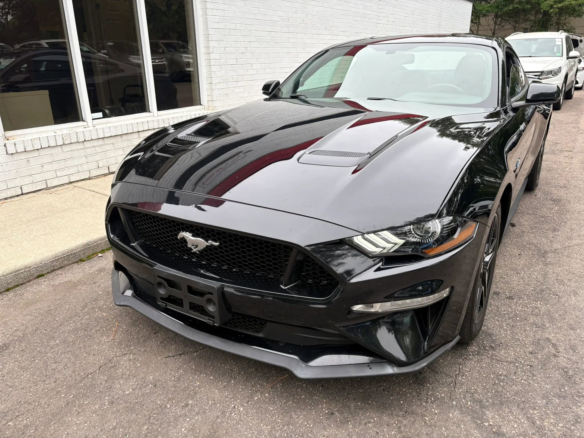 Used 2018 Ford Mustang GT RWD image 2