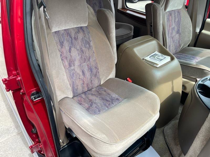 Used 1999 Ford E-150 and Econoline 150 RWD image 44