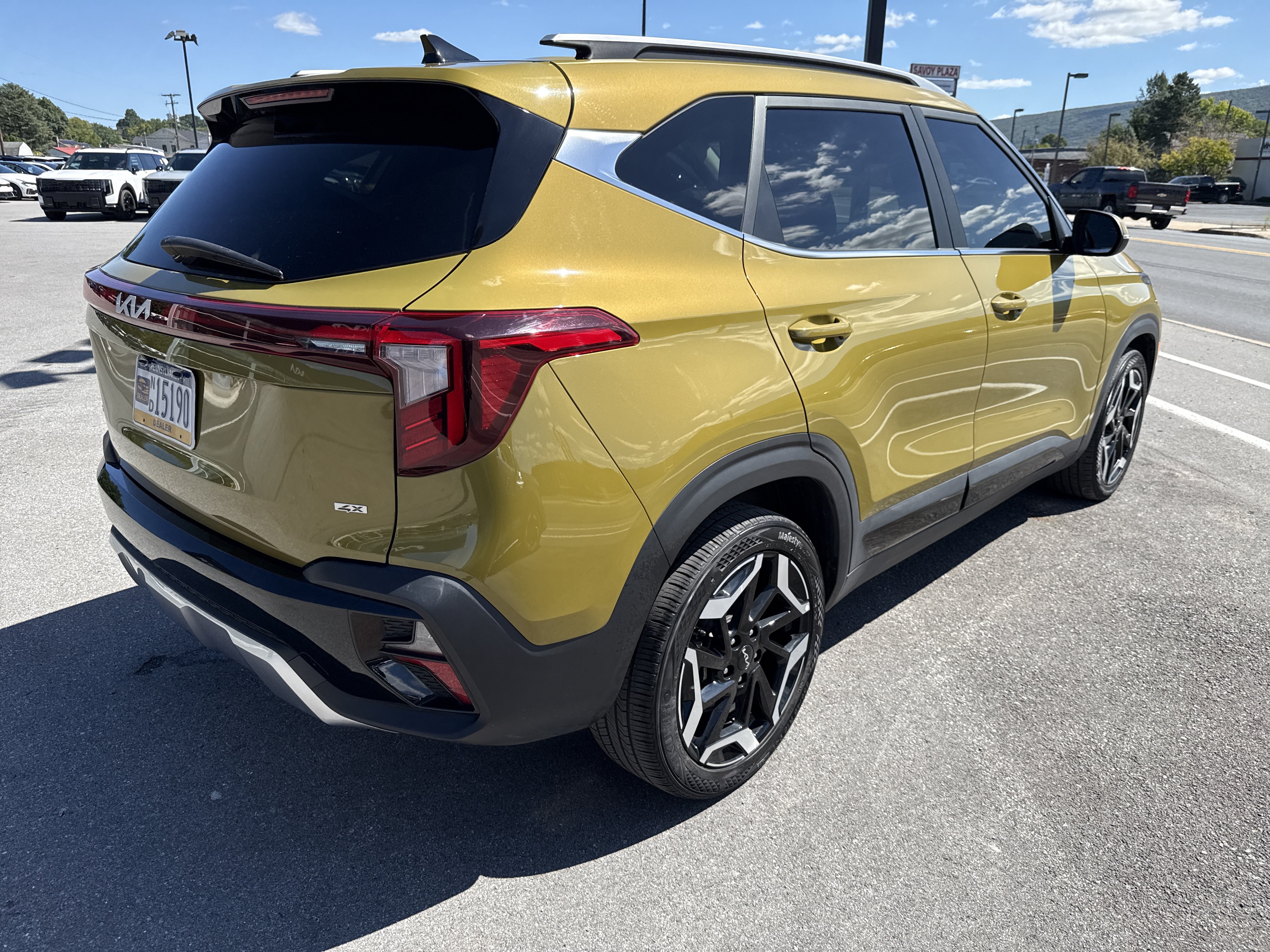 Certified 2024 Kia Seltos SX w/ SX Sunroof Package AWD/4WD video 3