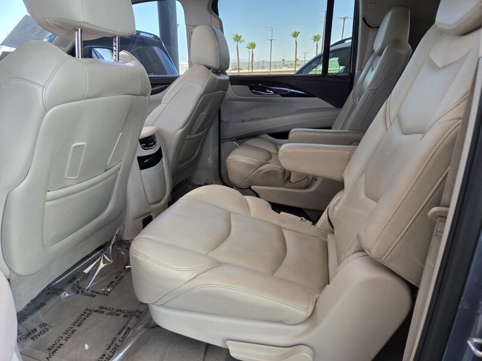 Used 2016 Cadillac Escalade ESV Luxury AWD/4WD image 14