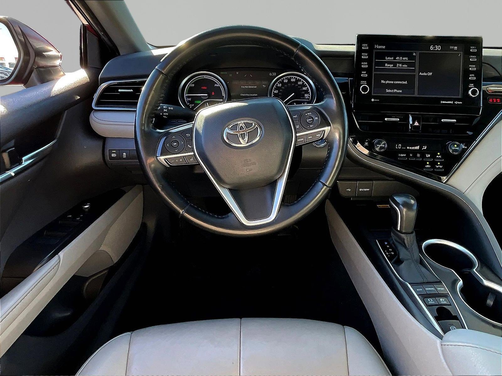 Used 2022 Toyota Camry XLE w/ Cold Weather Package FWD image 8