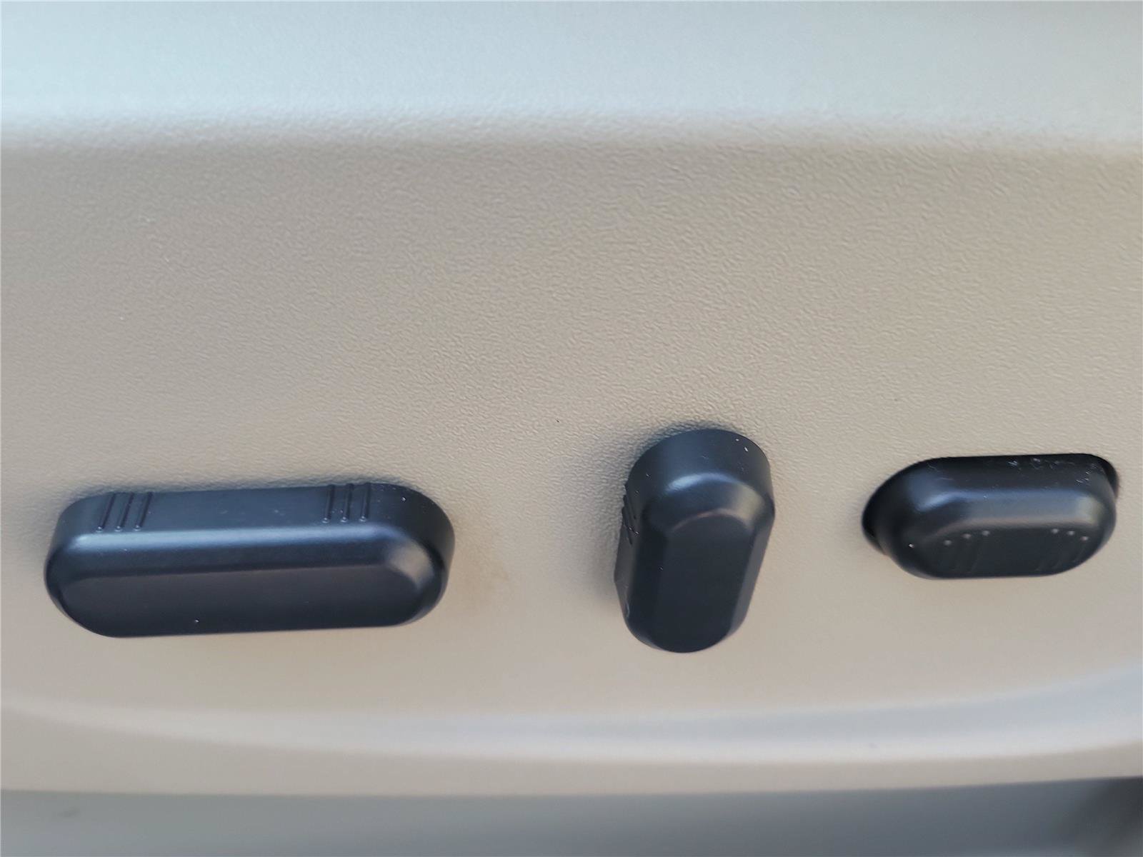Used 2016 Ford Escape SE FWD image 19