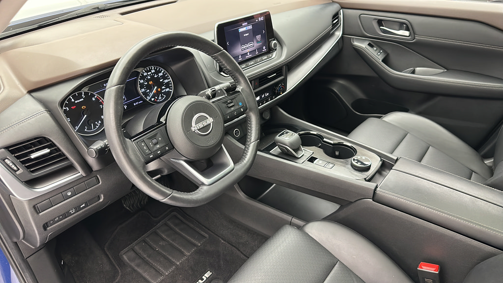 Used 2023 Nissan Rogue SV w/ SV Premium B Package AWD/4WD image 11