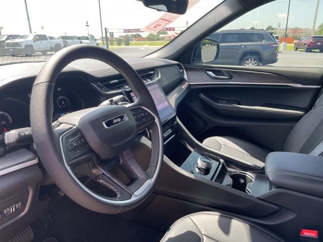 New 2025 Jeep Grand Cherokee Limited image 6