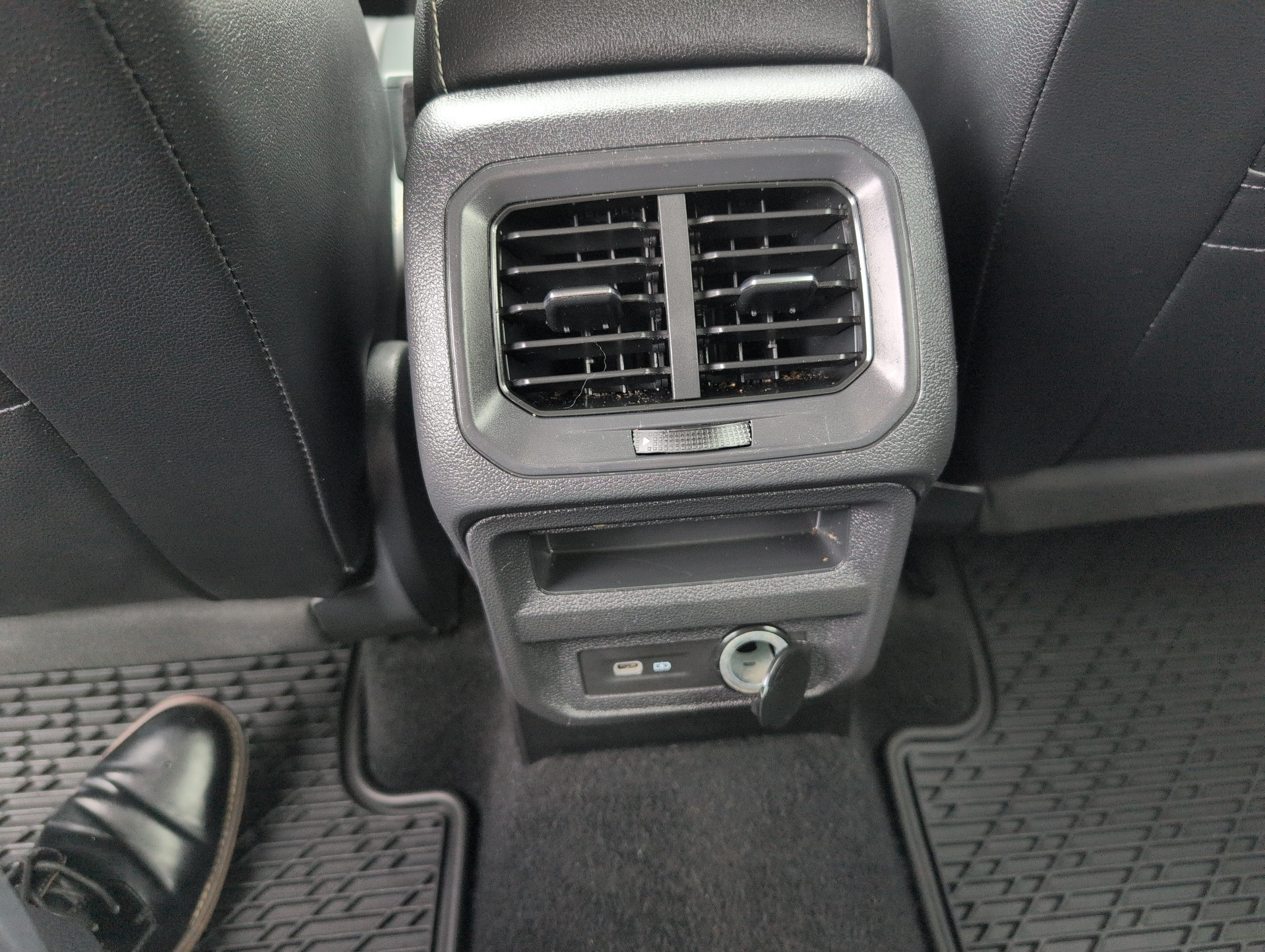 Used 2023 Volkswagen Tiguan SE FWD image 28
