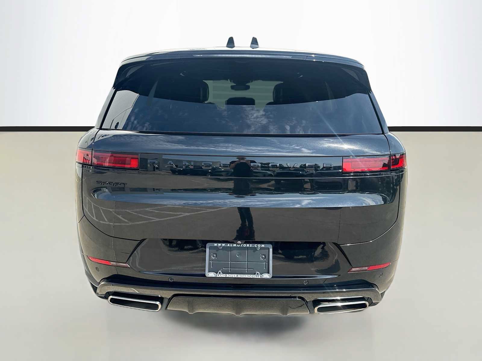 Certified 2025 Land Rover Range Rover Sport Dynamic SE AWD/4WD image 4