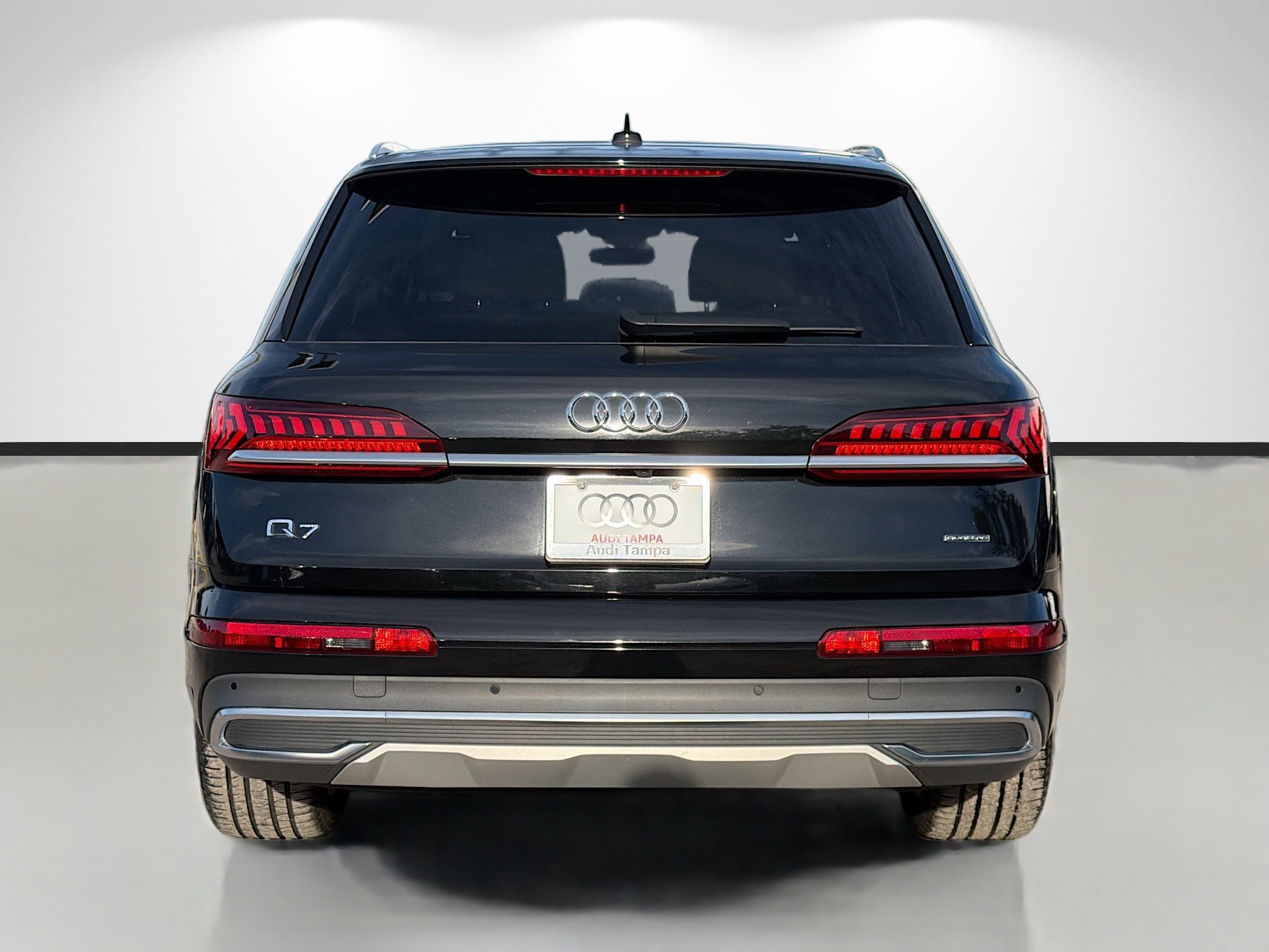 Used 2023 Audi Q7 3.0T Prestige w/ Prestige Package AWD/4WD image 4