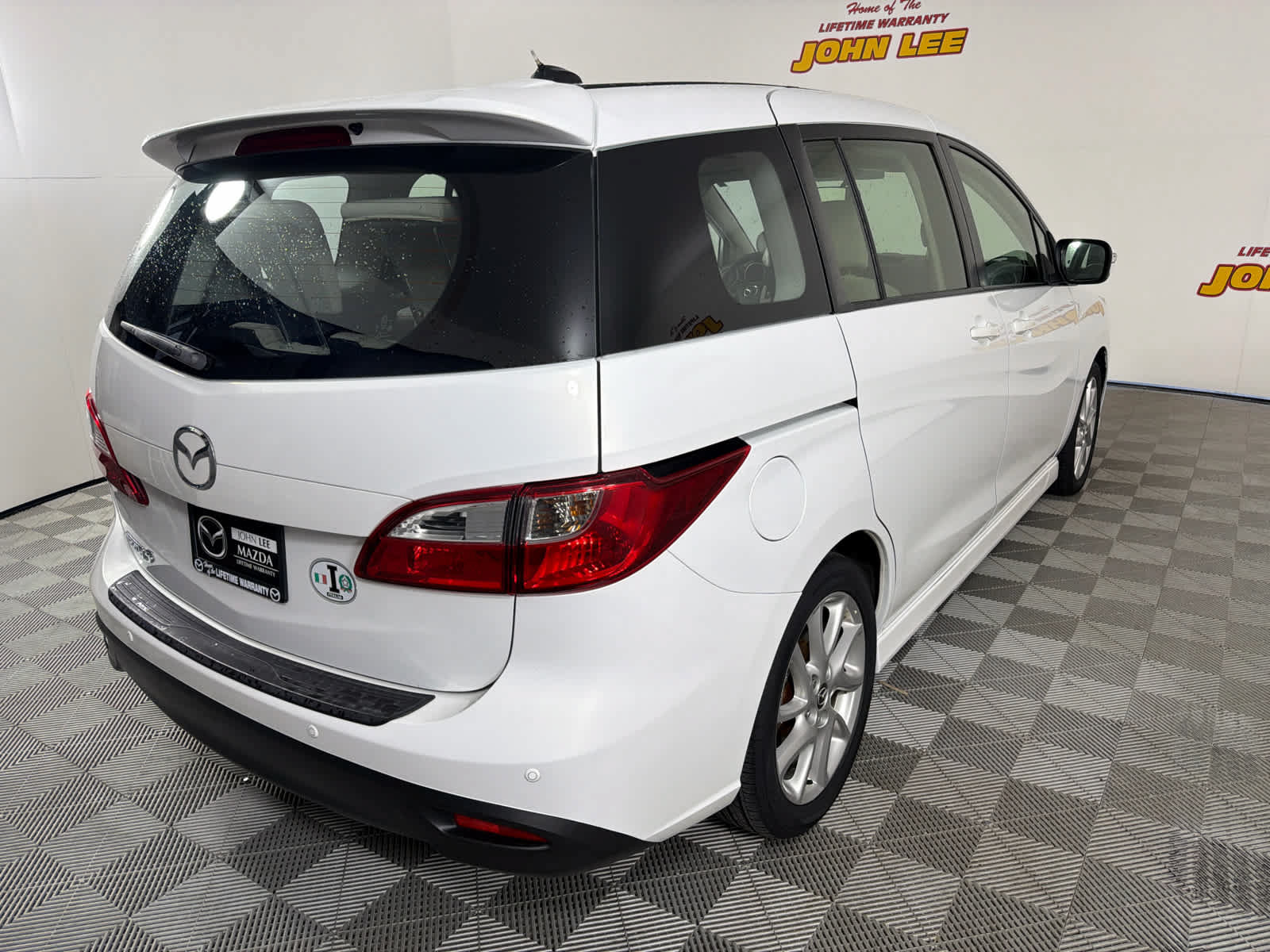 Used 2014 MAZDA MAZDA5 Touring w/ Moonroof & Audio Package FWD image 5