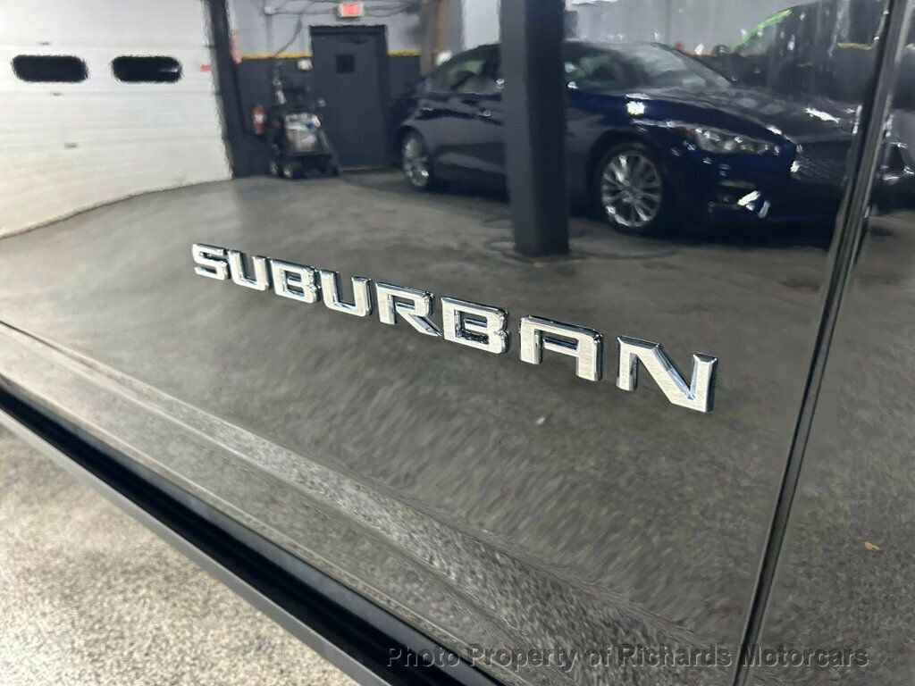 Used 2025 Chevrolet Suburban High Country image 11