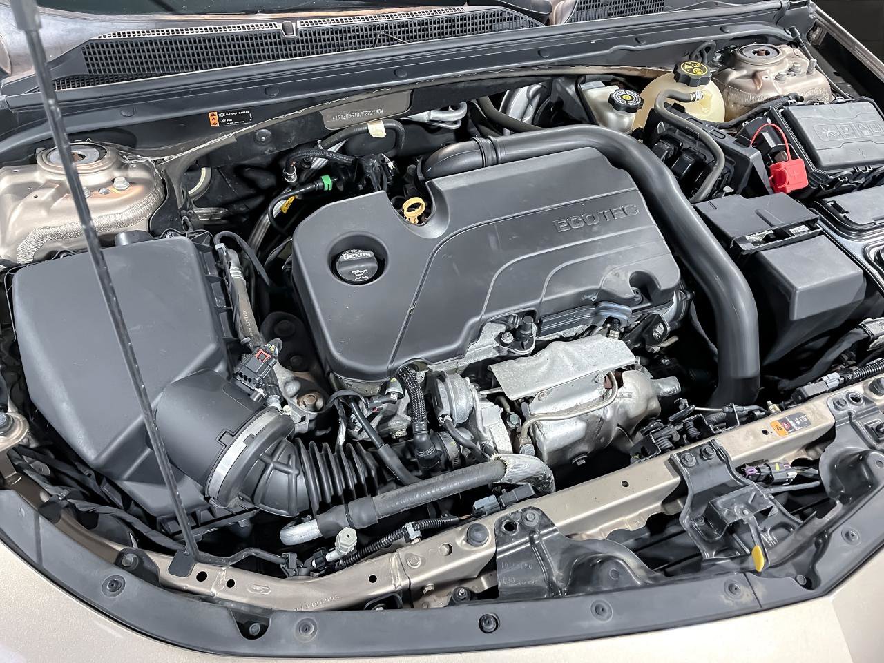 Used 2018 Chevrolet Malibu LT image 24