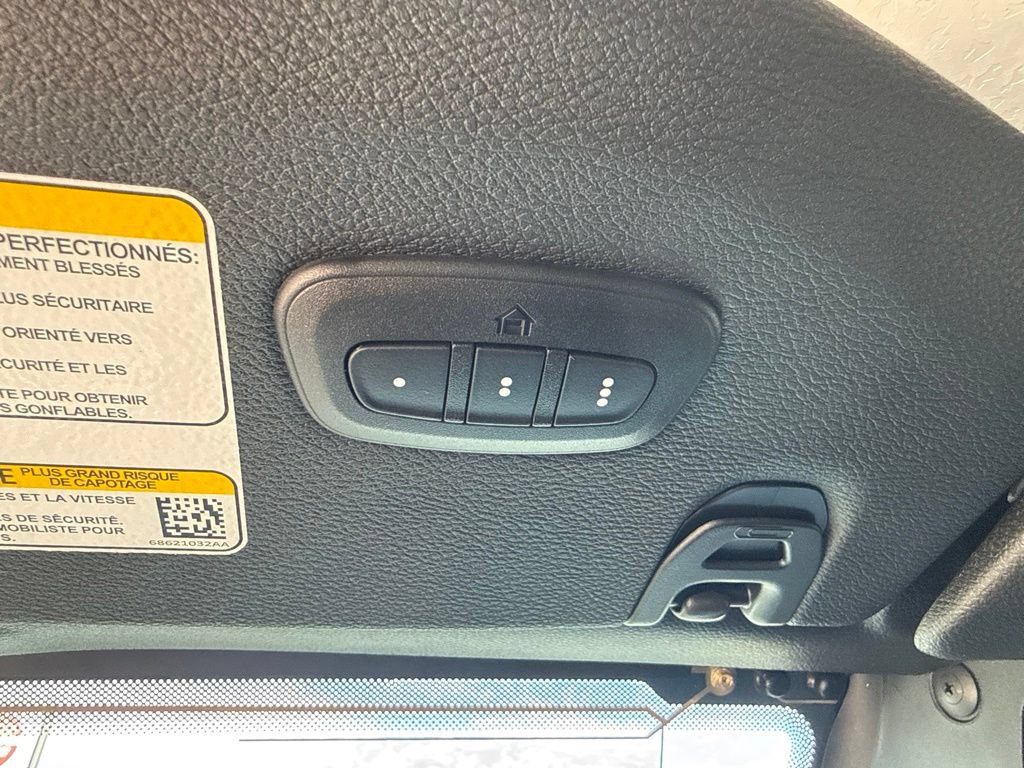 Certified 2025 Jeep Wrangler Unlimited Rubicon w/ Convenience Group AWD/4WD image 25