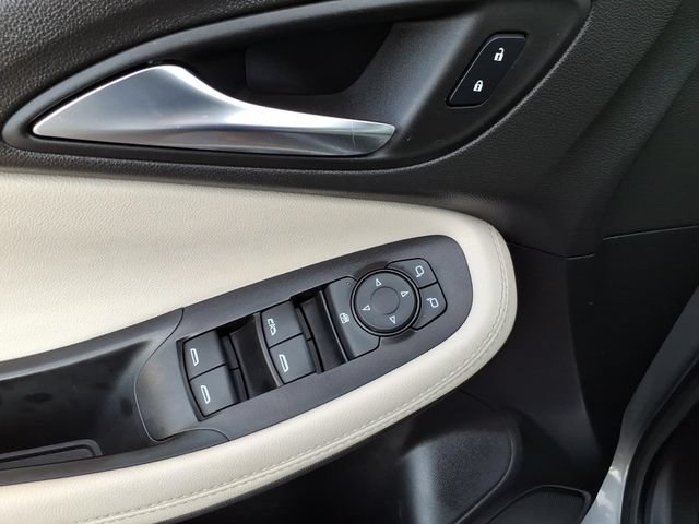 Used 2023 Buick Encore GX Preferred w/ Cold Weather Comfort Package FWD image 27