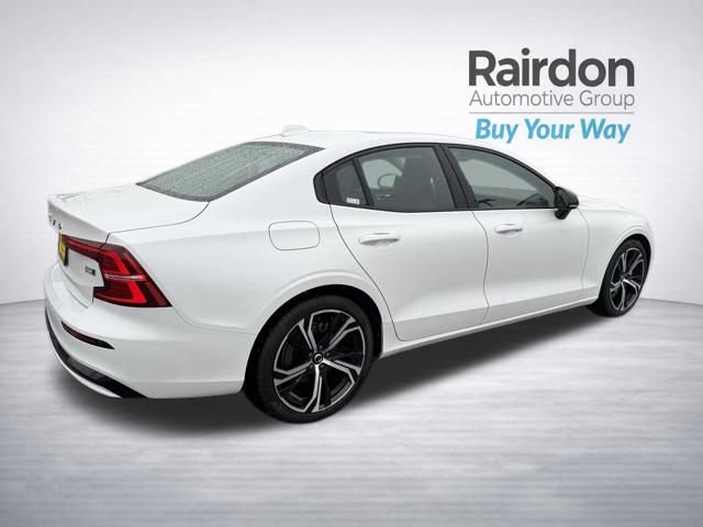 Used 2024 Volvo S60 B5 Core image 9