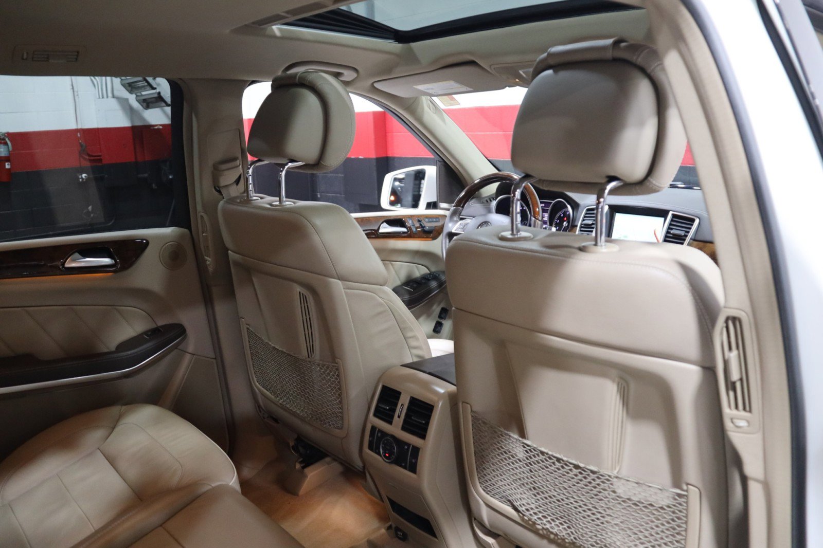 Used 2013 Mercedes-Benz GL 550 4MATIC AMG Sport 4dr Suv image 49