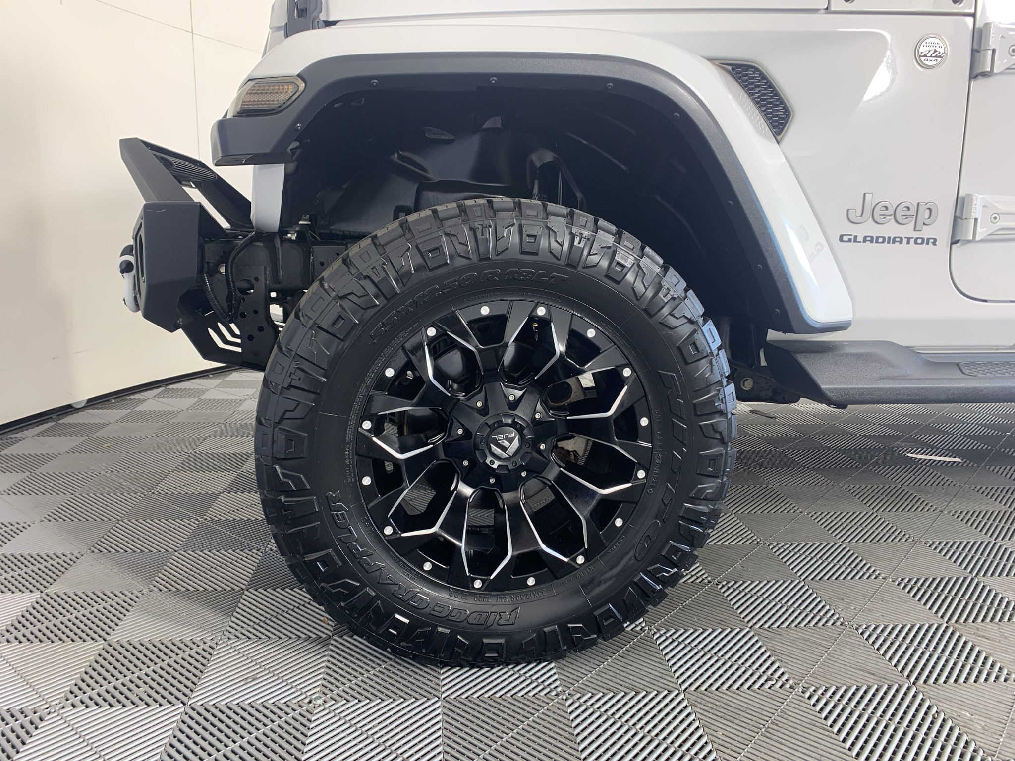 Used 2020 Jeep Gladiator Overland AWD/4WD image 9