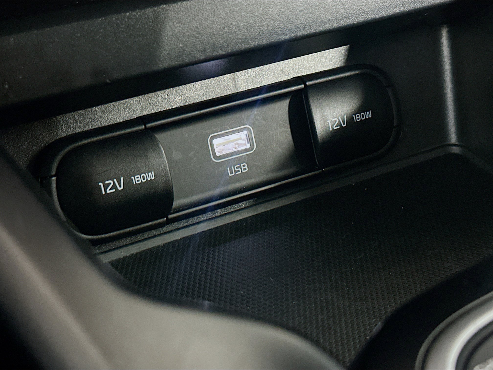 Used 2025 Kia Soul LX w/ LX Technology Package FWD image 26