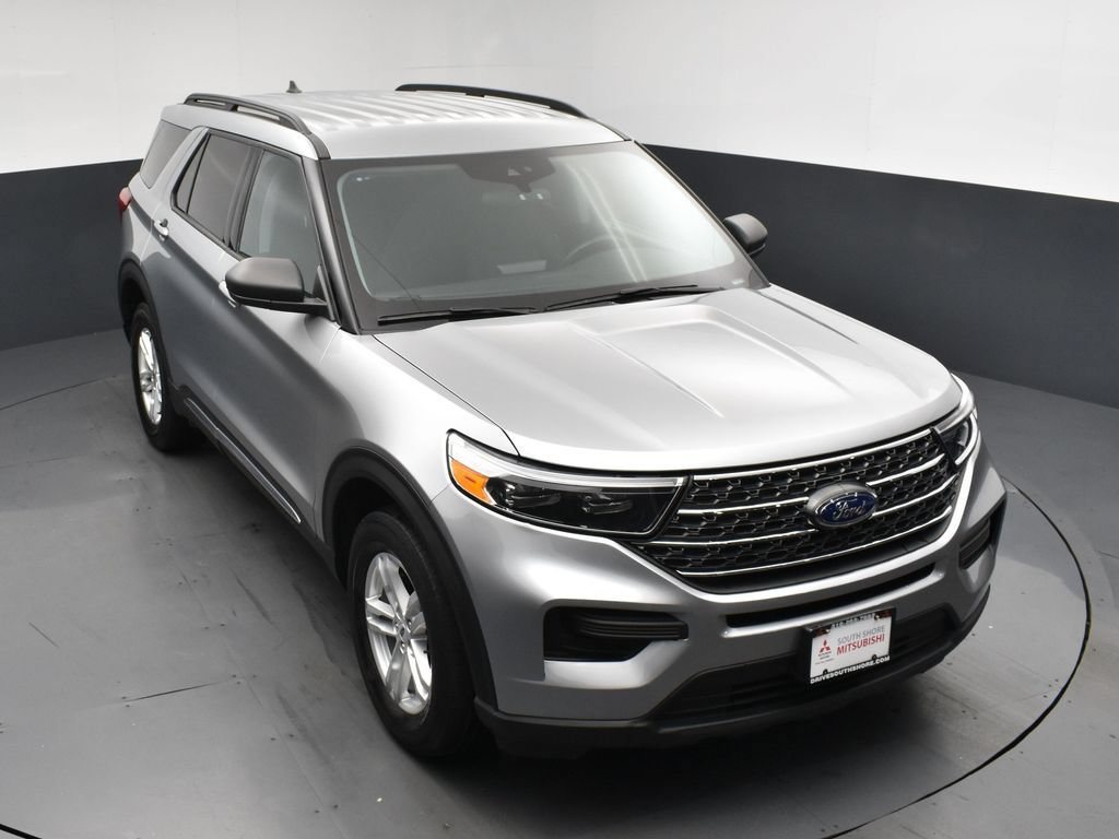 Used 2023 Ford Explorer XLT AWD/4WD image 17