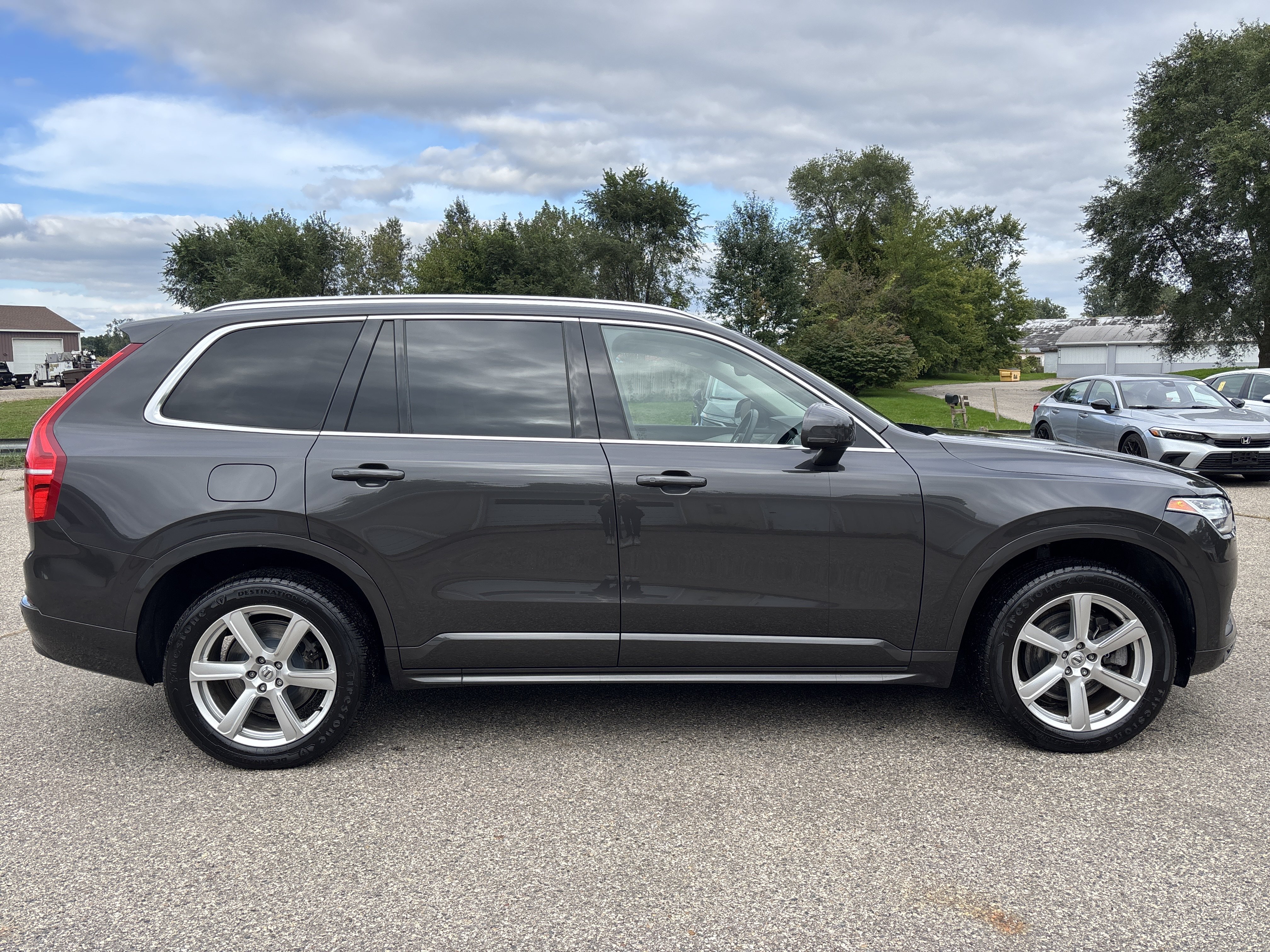 Used 2023 Volvo XC90 B5 Core AWD/4WD image 2