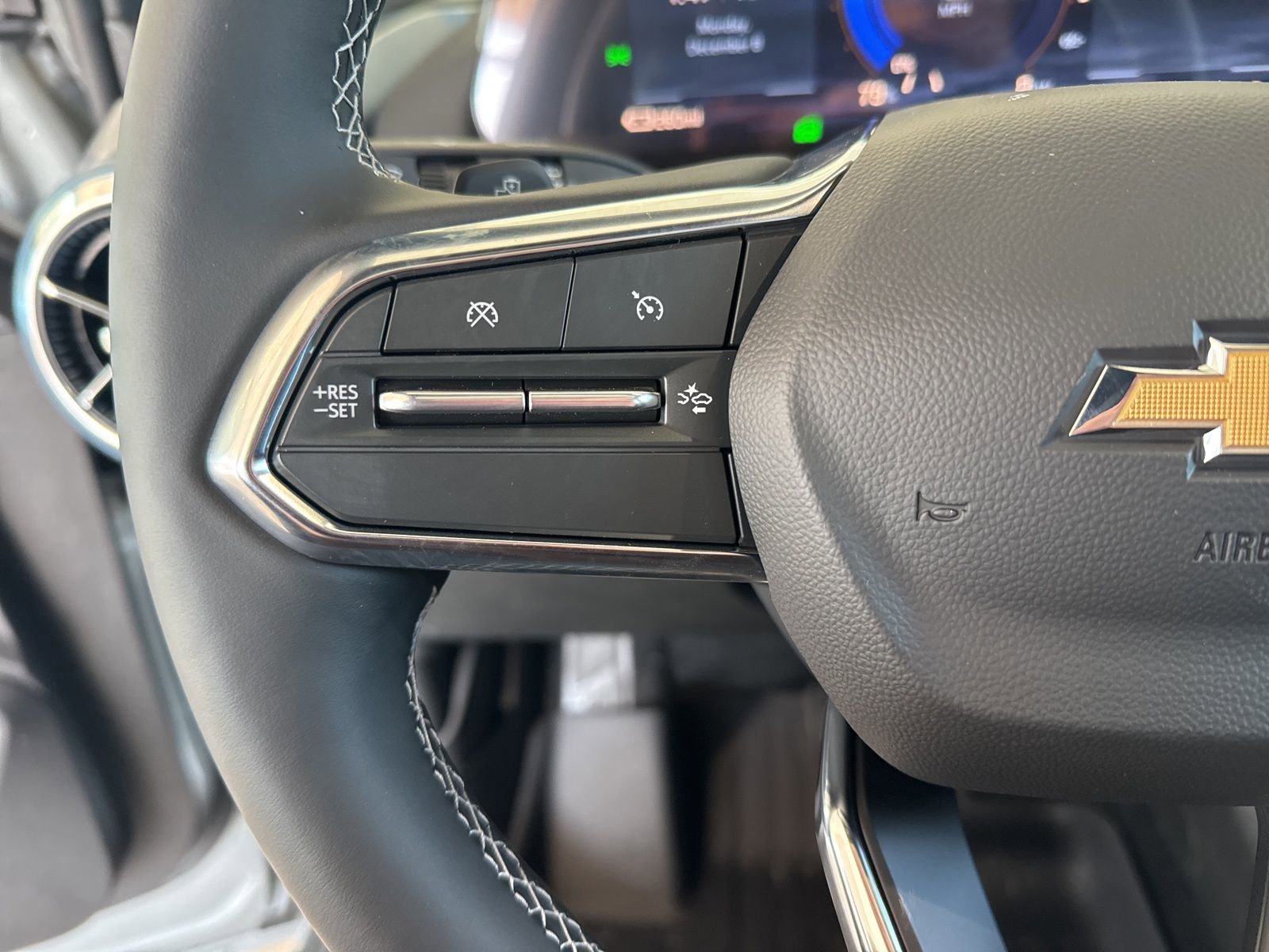 New 2026 Chevrolet Equinox EV LT image 21