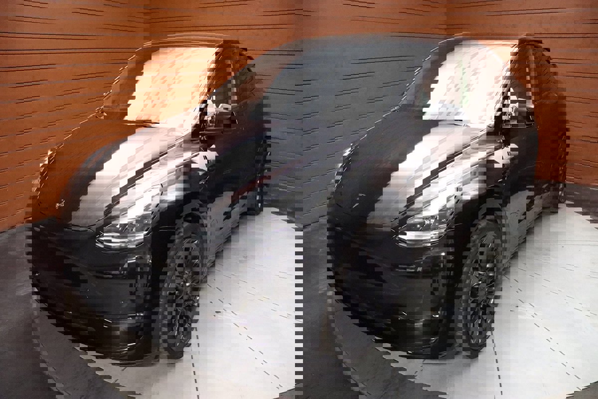 Used 2022 Tesla Model Y Performance image 8