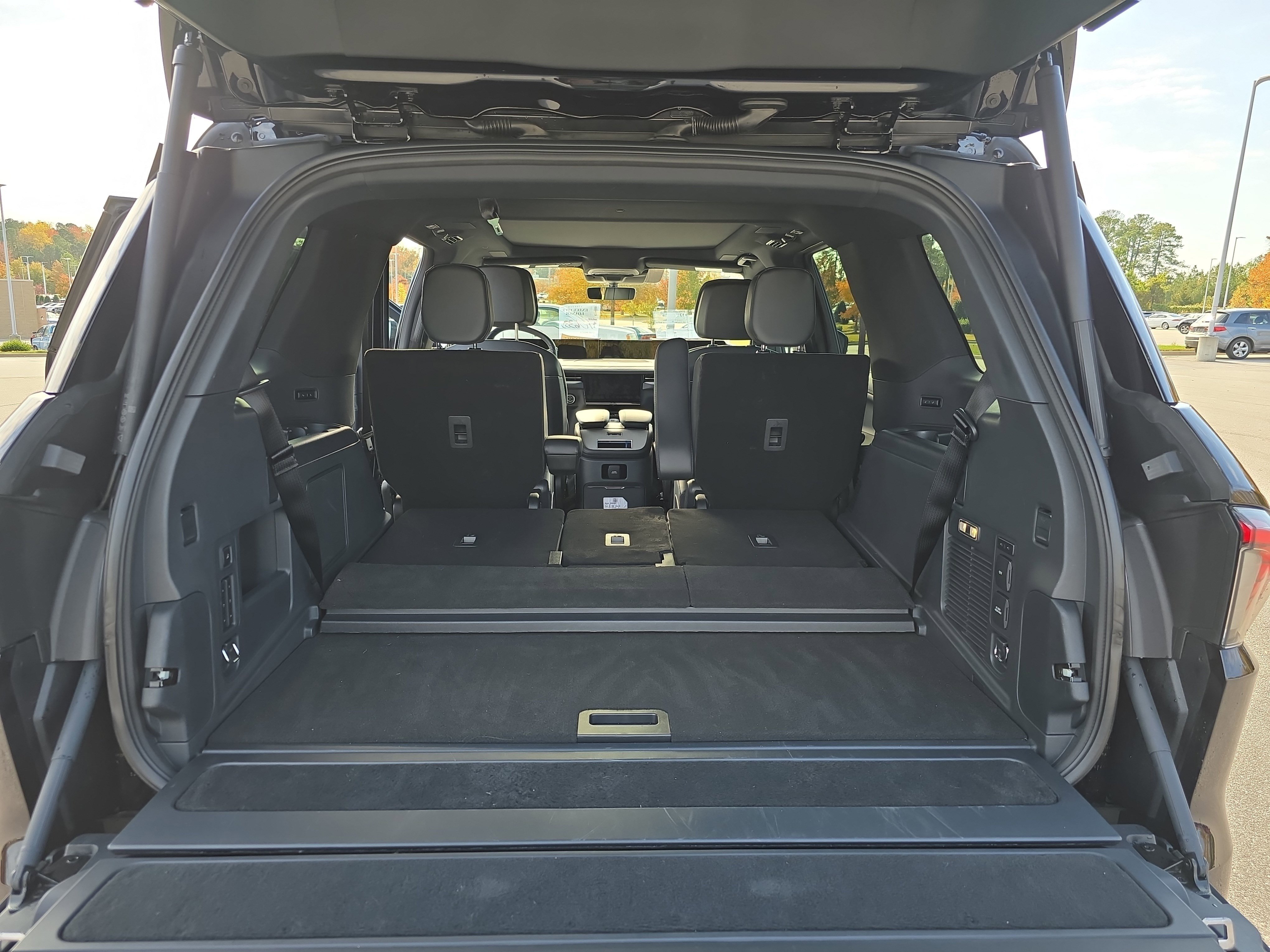 New 2025 Lincoln Navigator Reserve w/ Jet Appearance Package image 12