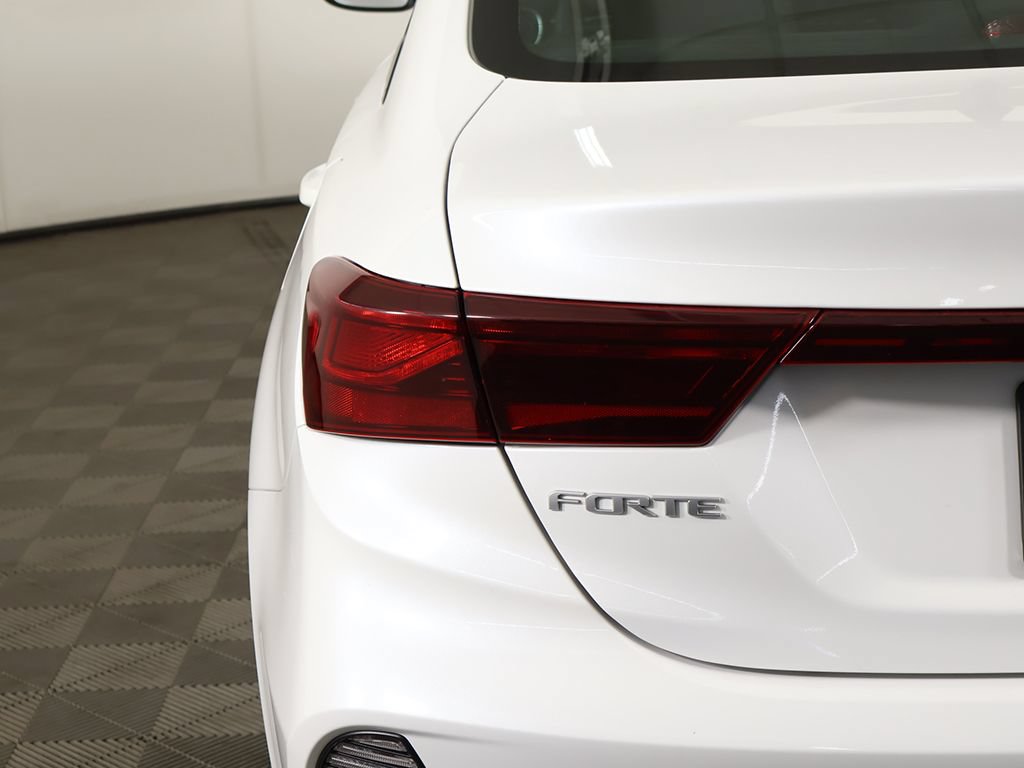 Used 2022 Kia Forte LXS FWD image 13