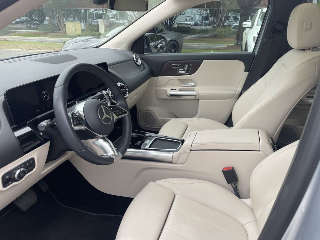 Used 2025 Mercedes-Benz GLA 250 image 11
