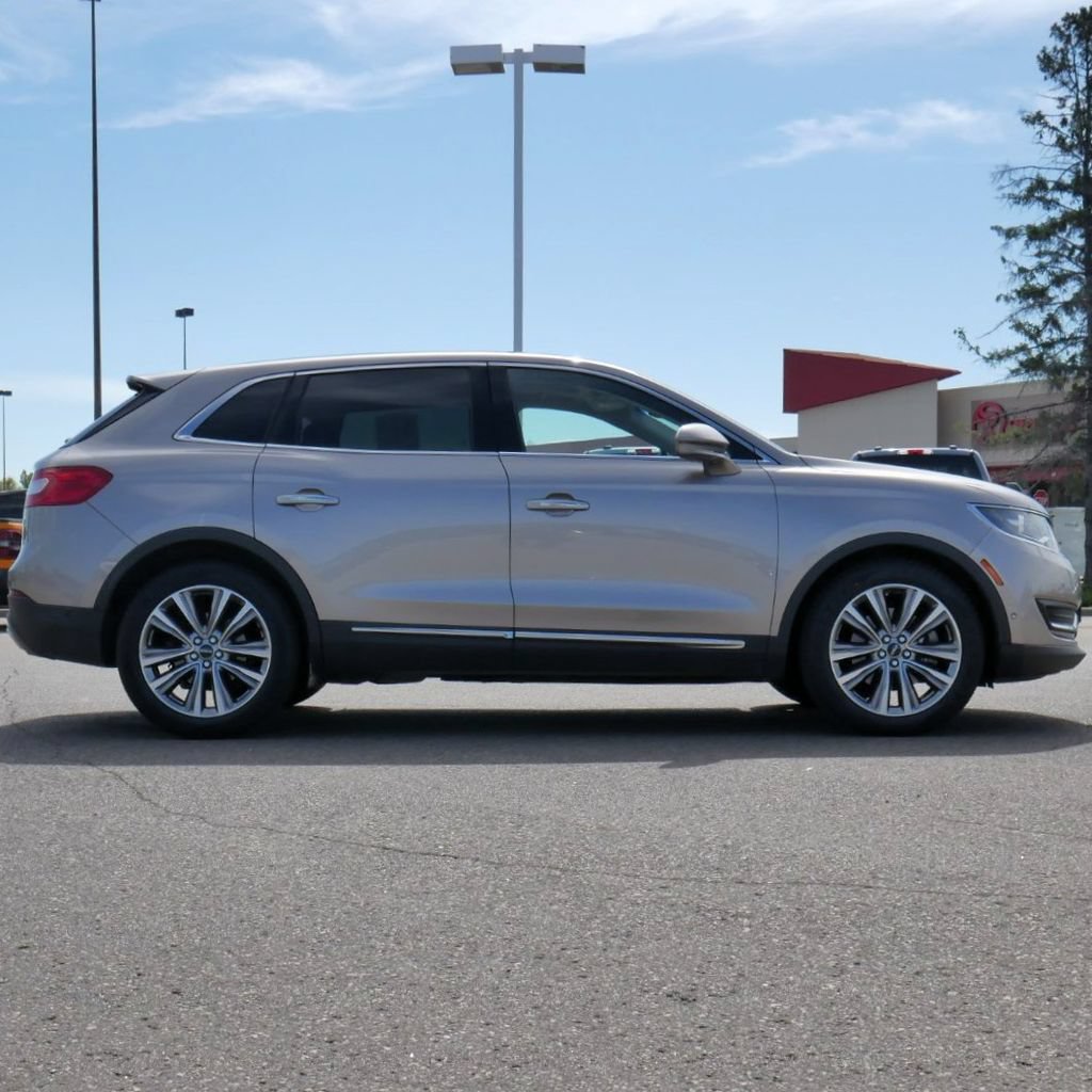 Used 2018 Lincoln MKX Reserve w/ Driver Assistance Package AWD/4WD image 12