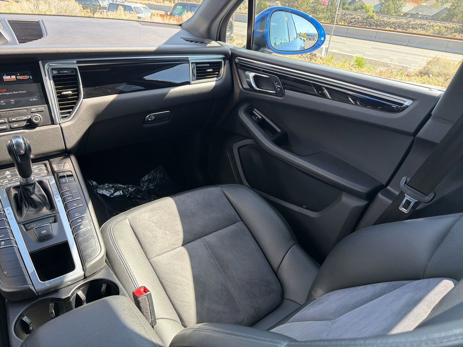 Used 2018 Porsche Macan Sport Edition AWD/4WD image 13